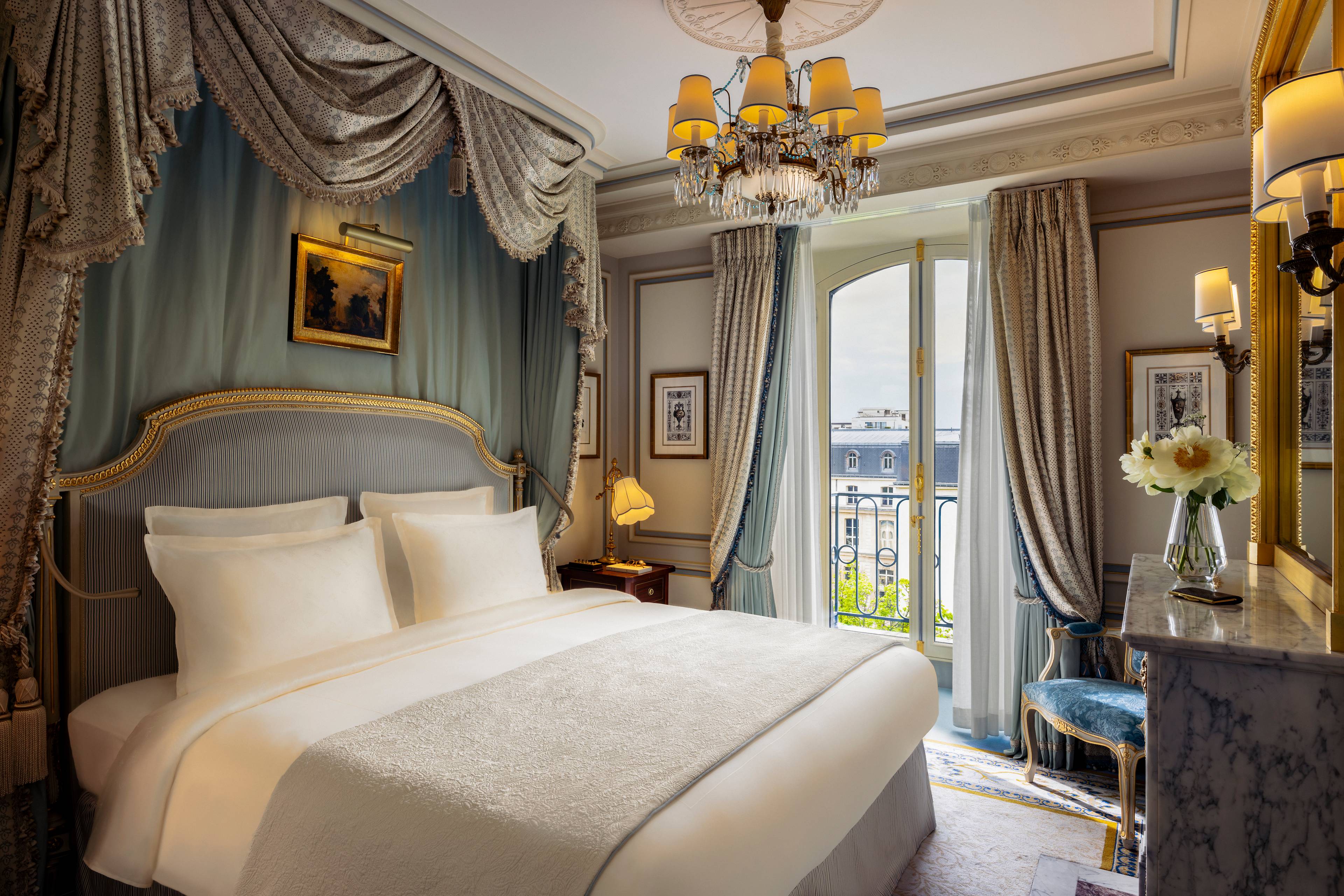 Double bed in an Executive Room at the Ritz Paris