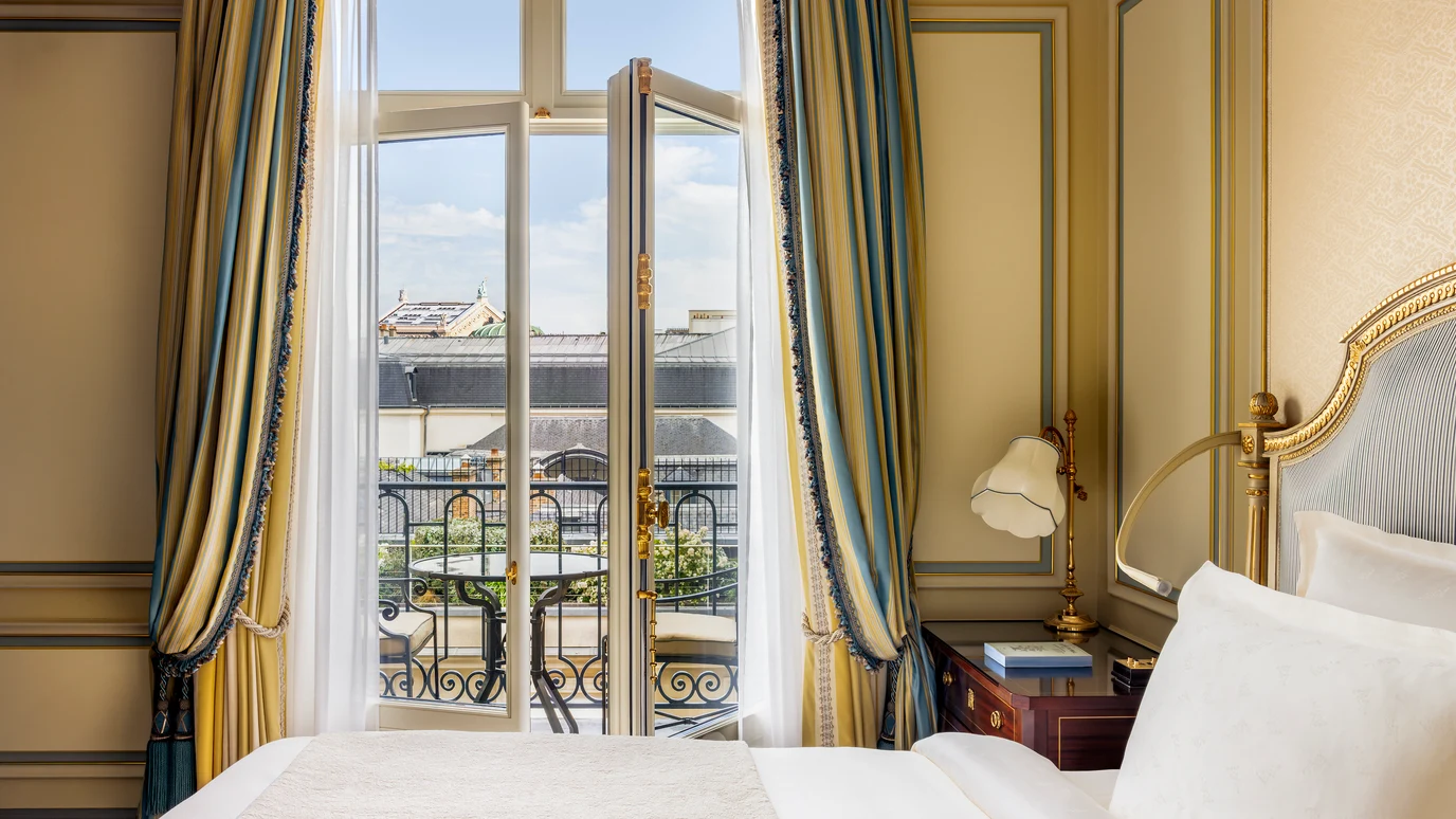 Fenêtre dans une Suite Junior Deluxe au Ritz Paris