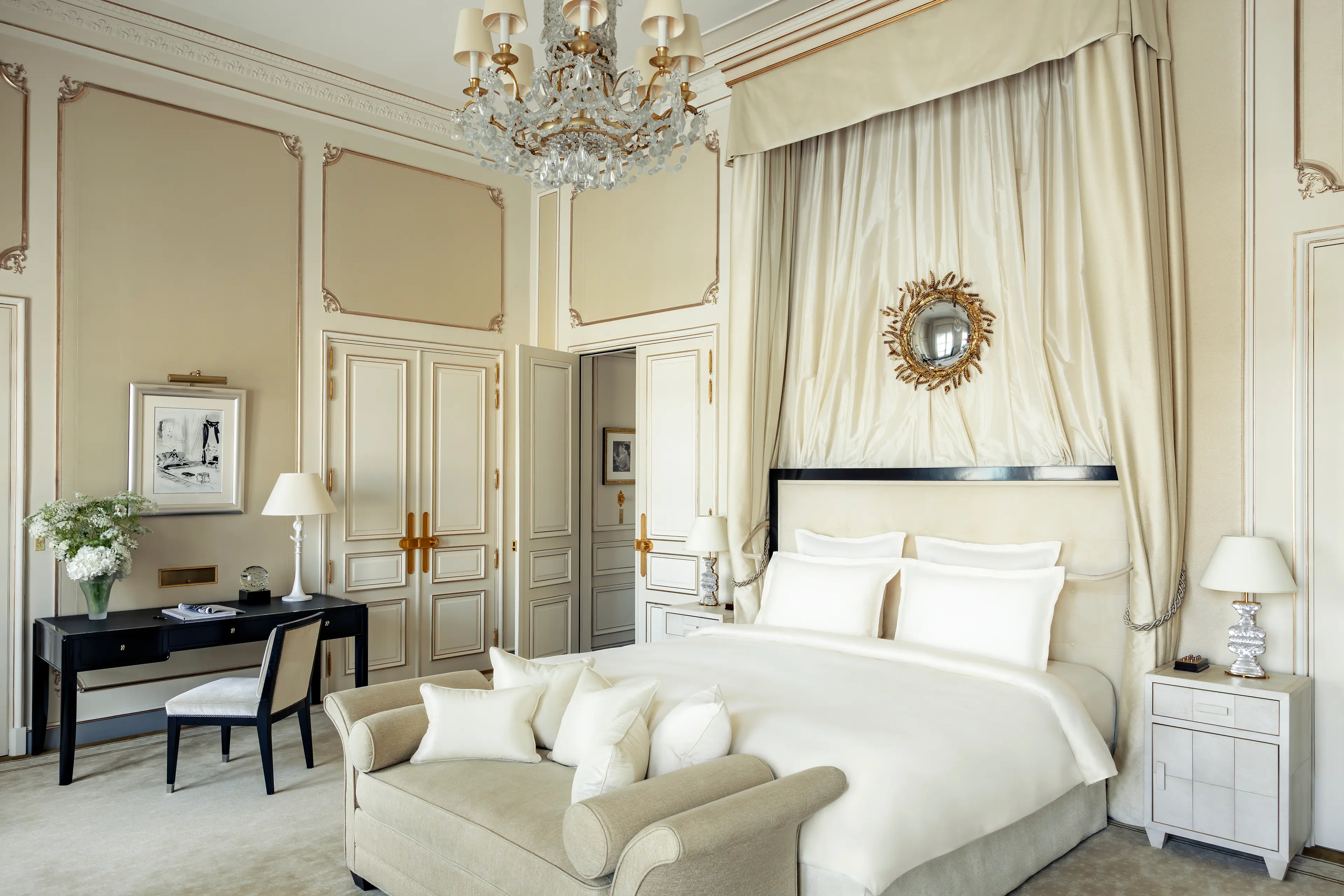 Coco chanel suite ritz on sale