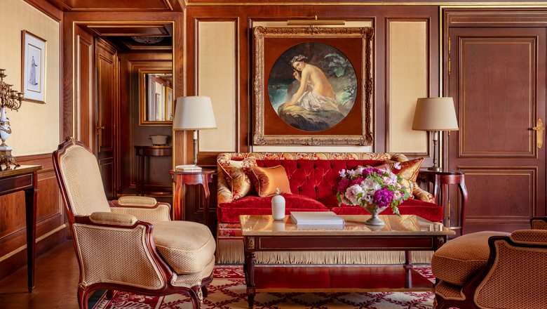 Living room of the Prestige Opera Suite at the Ritz Paris