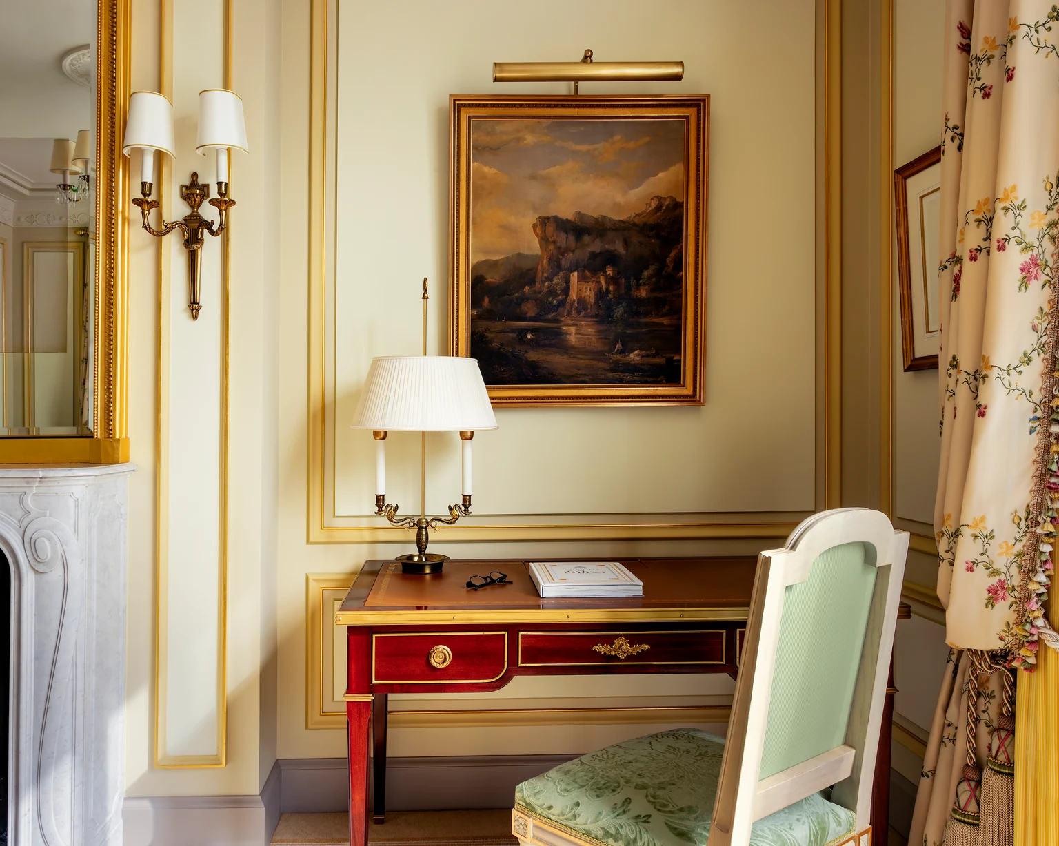 Lit d'une Chambre Deluxe au Ritz Paris