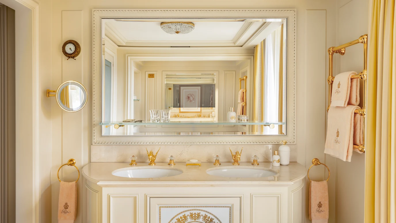 Salle de bain d'une Chambre Deluxe au Ritz Paris