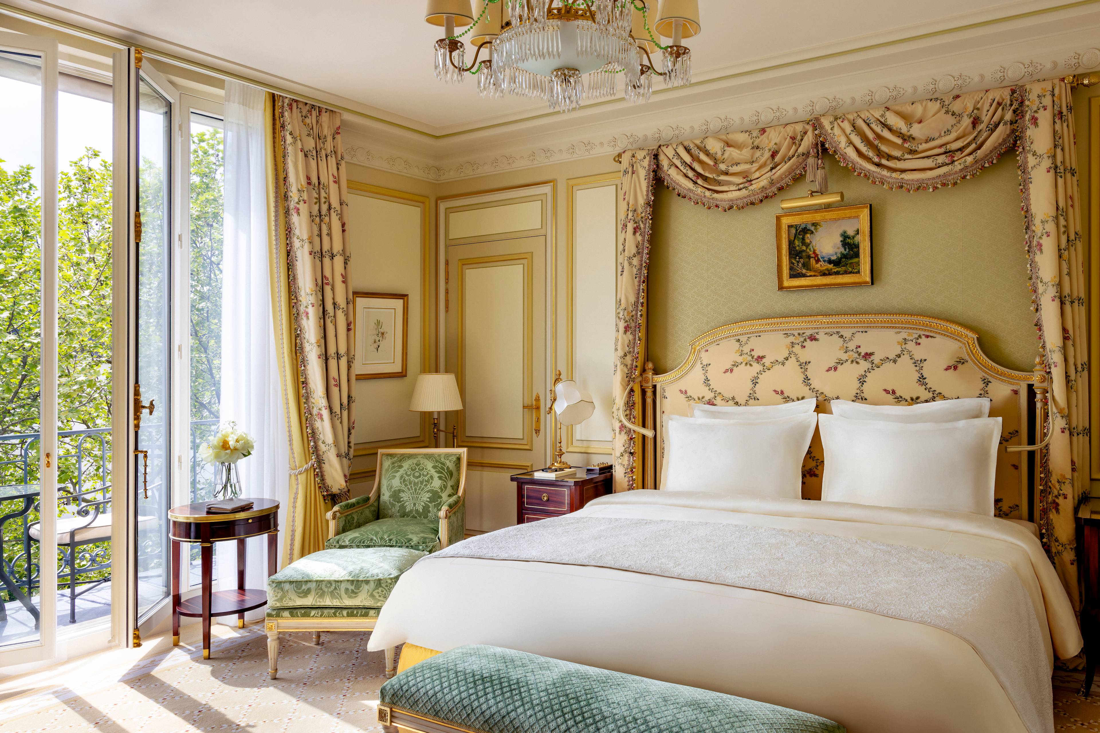 Bed in a Deluxe Room at the Ritz Paris