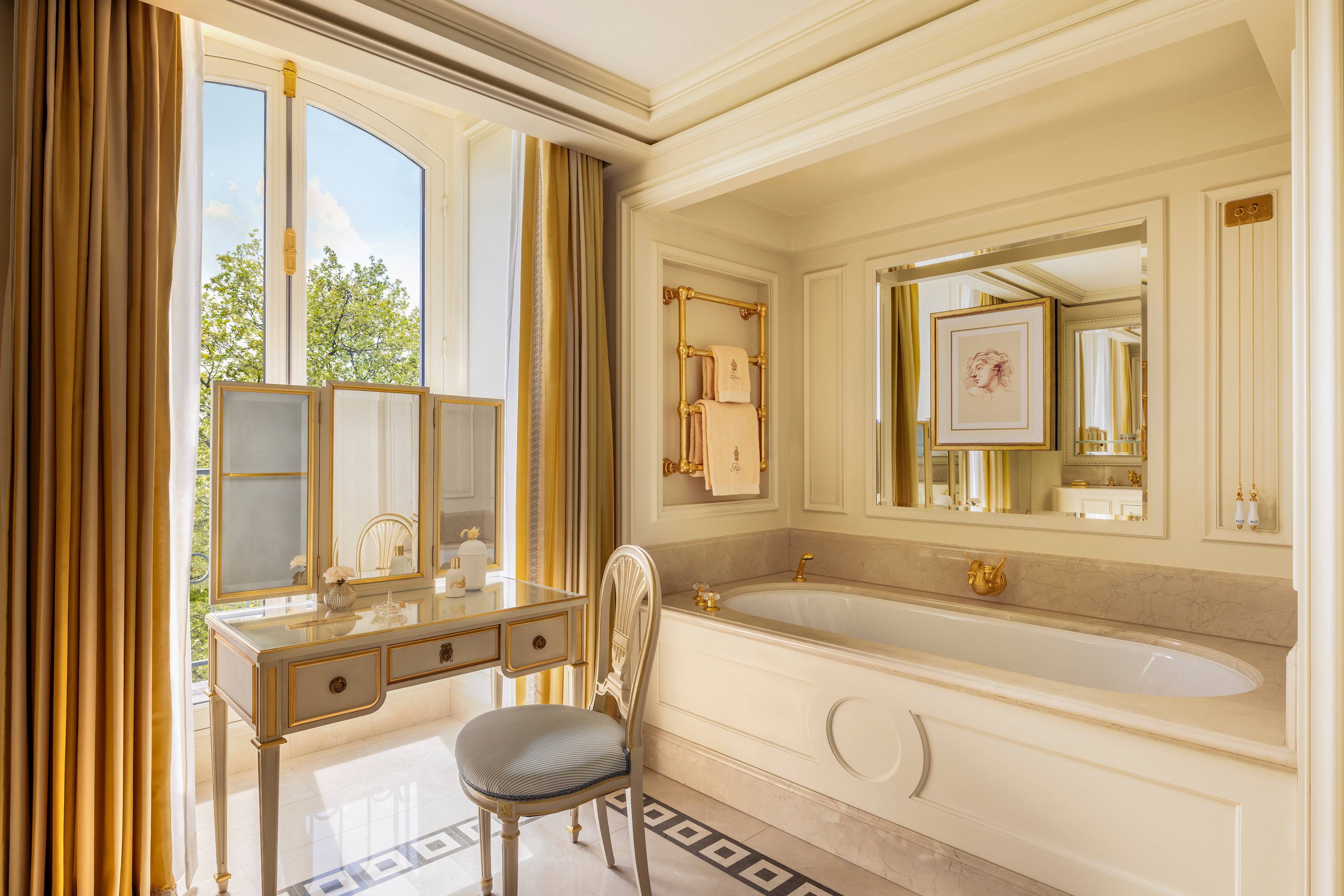 Double bed in an Executive Room at the Ritz Paris