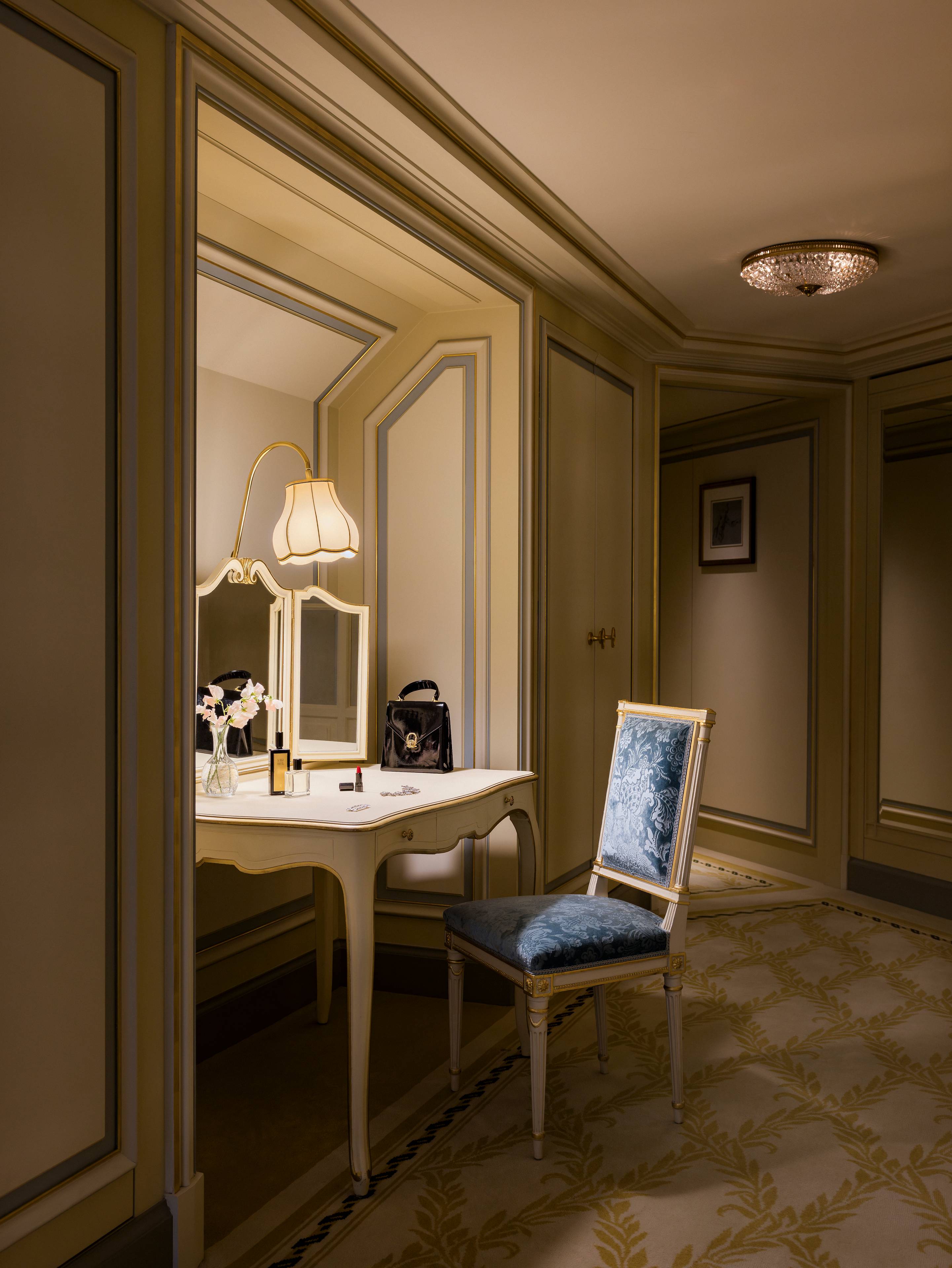 Bedroom of the Prestige Apartment Suite at the Ritz Paris