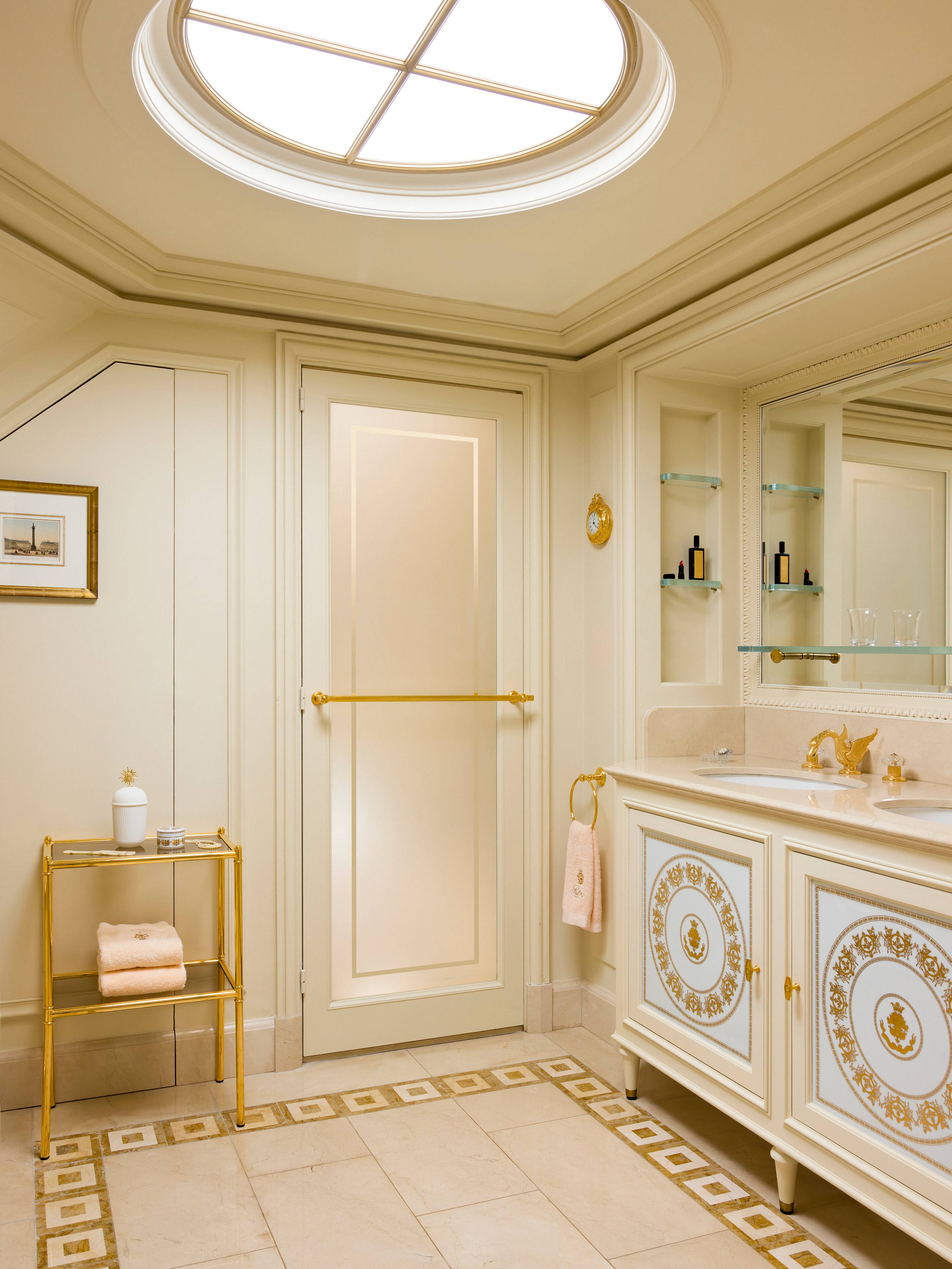 Bedroom of the Prestige Apartment Suite at the Ritz Paris