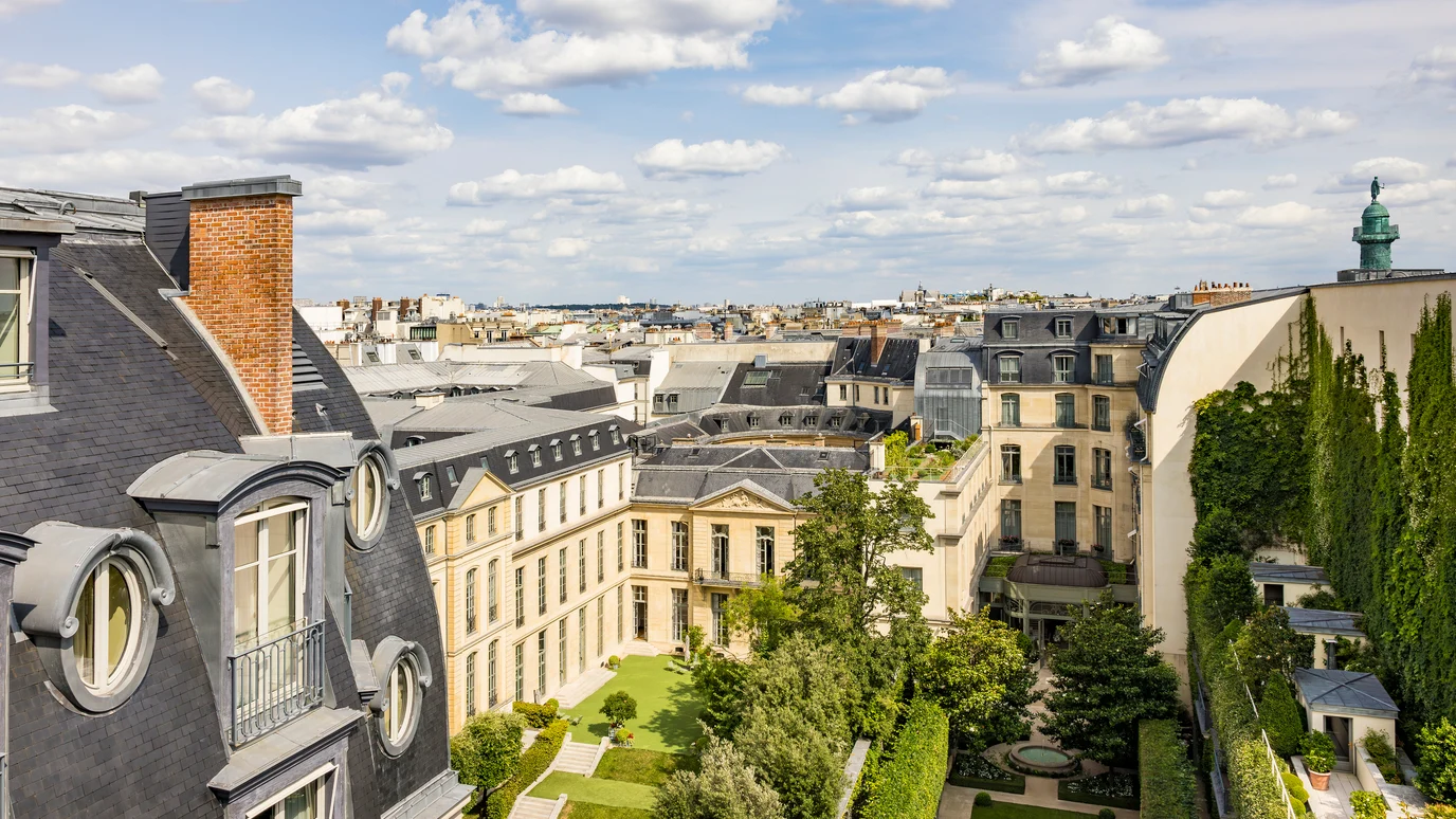 Vue sur le Grand Jardin depuis la Suite de Prestige Appartement Ritz au Ritz Paris
