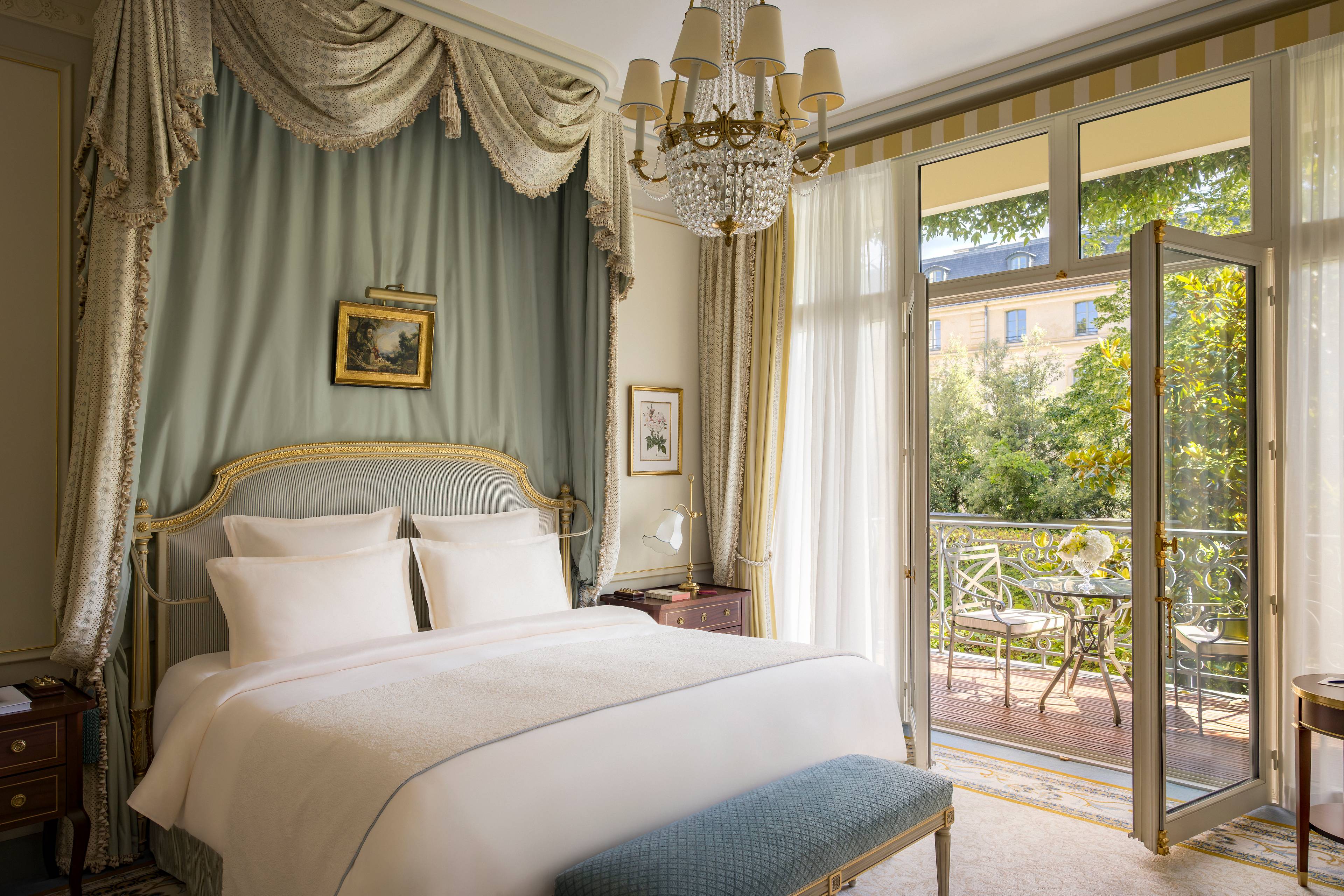 Bed in the Prestige Grand Jardin Suite at the Ritz Paris