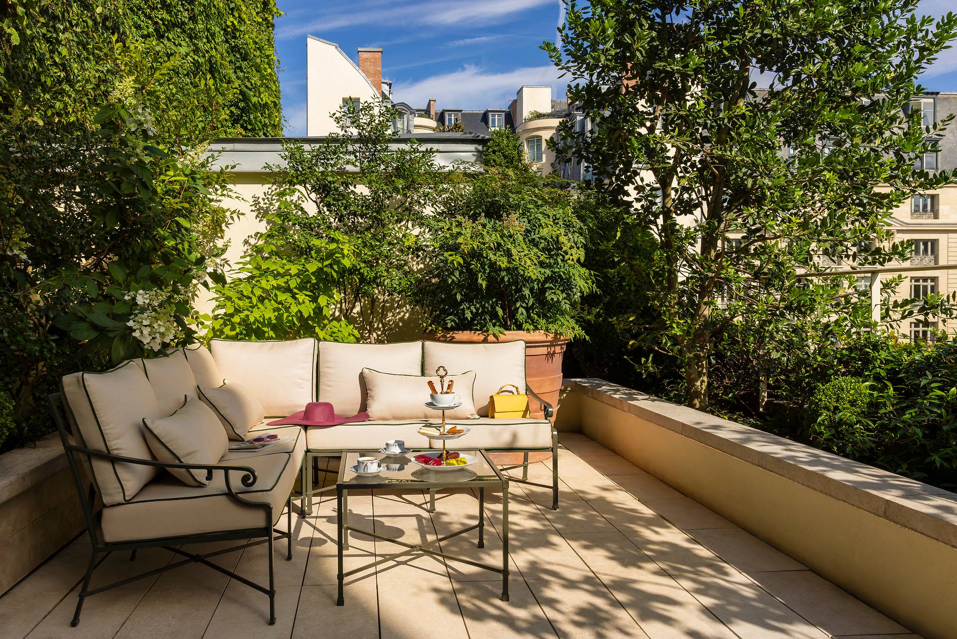 Rooms and Suites | Ritz Paris