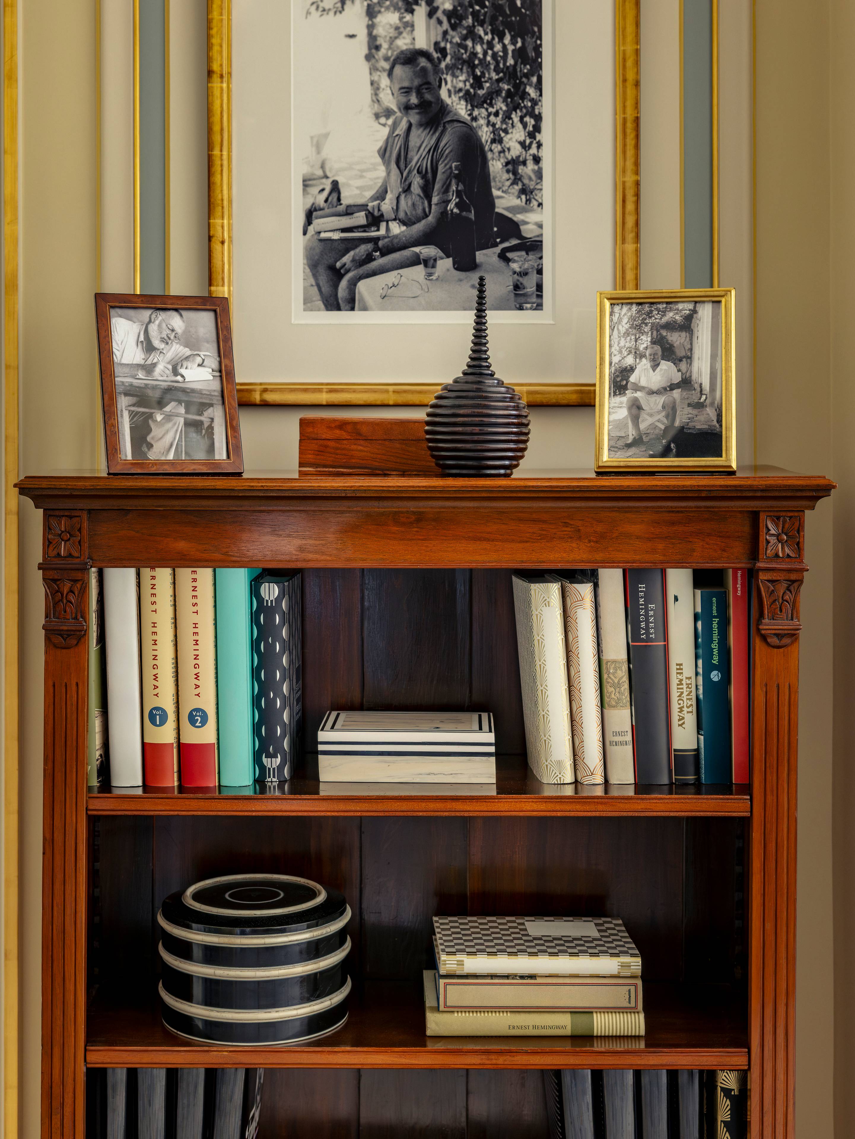 Living room of the Prestige Hemingway Suite at the Ritz Paris