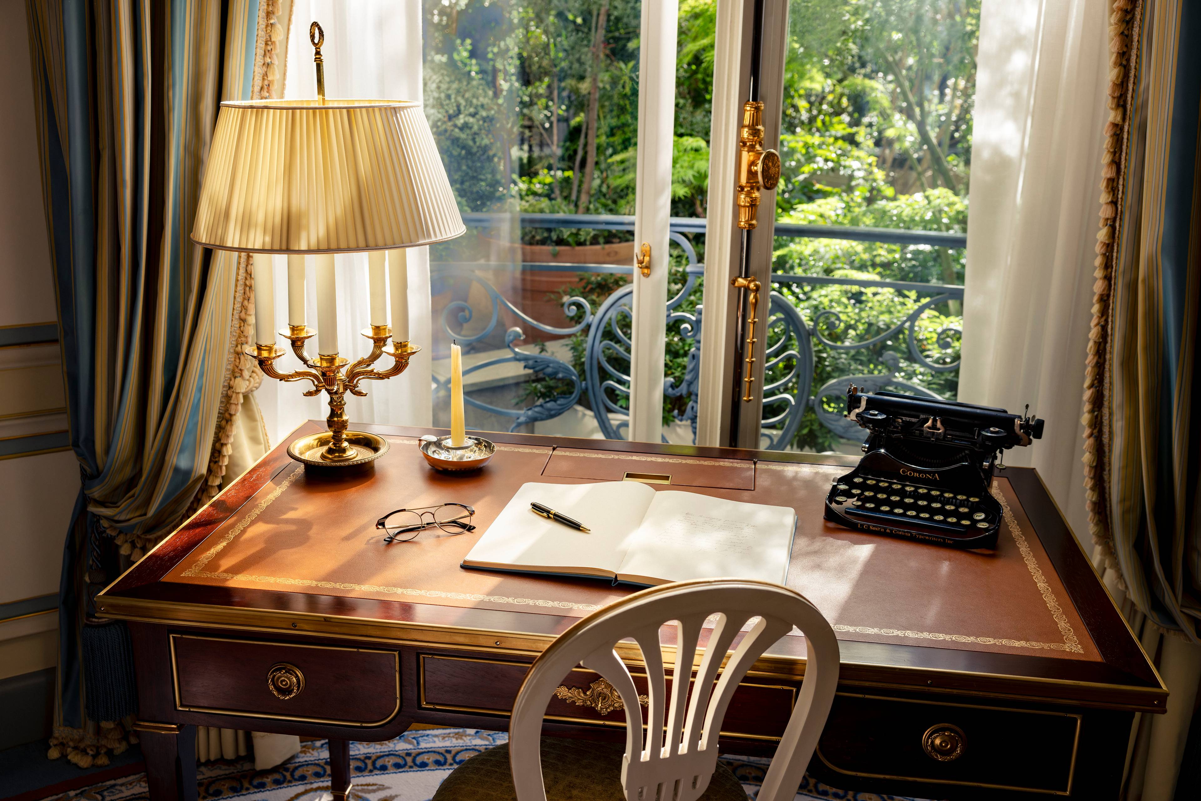 Living room of the Prestige Hemingway Suite at the Ritz Paris