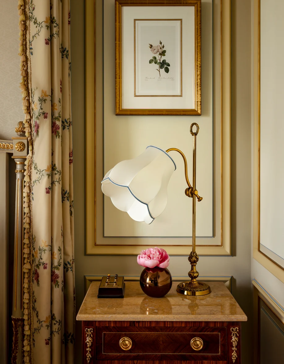 Bedside lamp in a Superior Room at the Ritz Paris