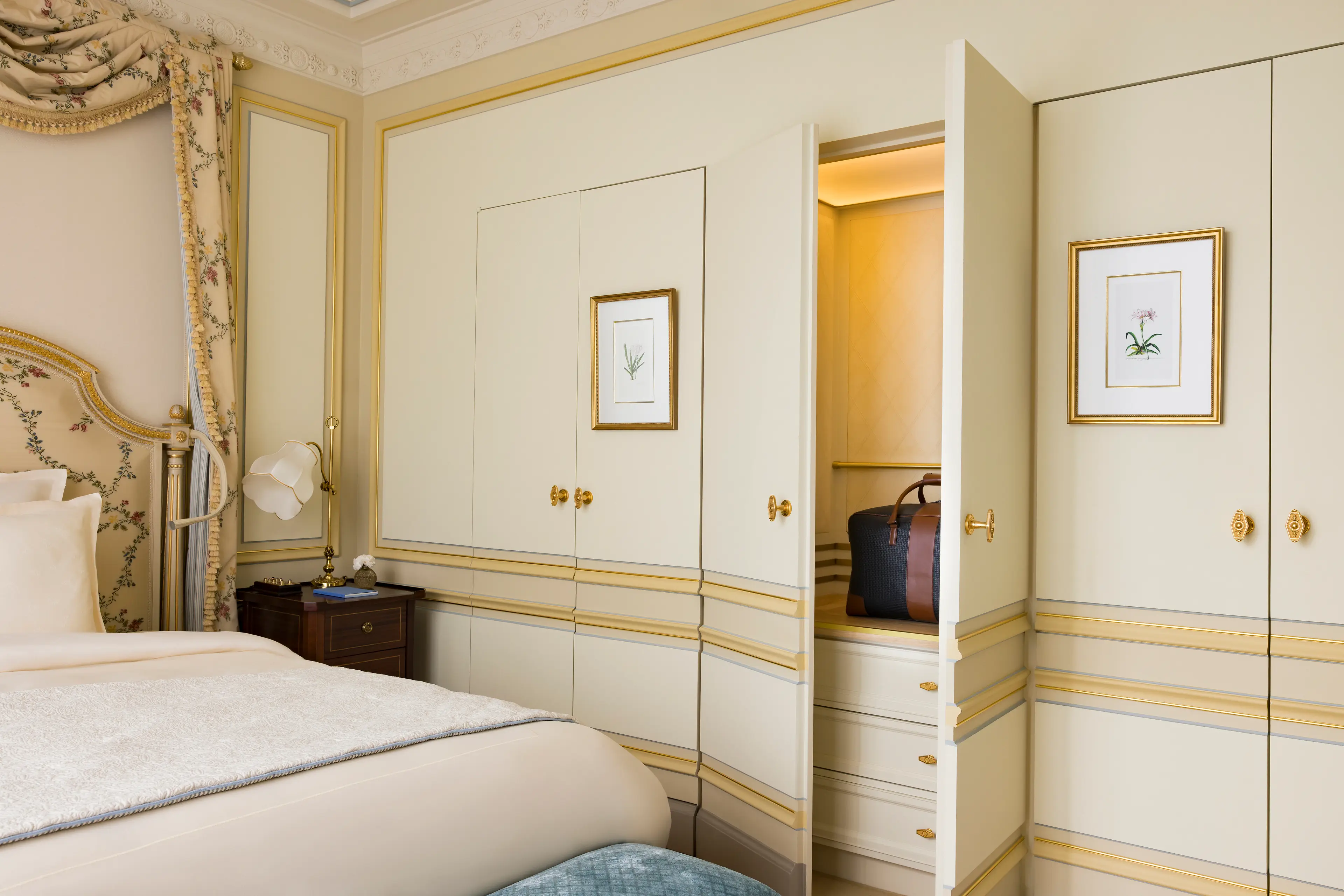 Grand Deluxe Room - 5-Star hotel | Ritz Paris