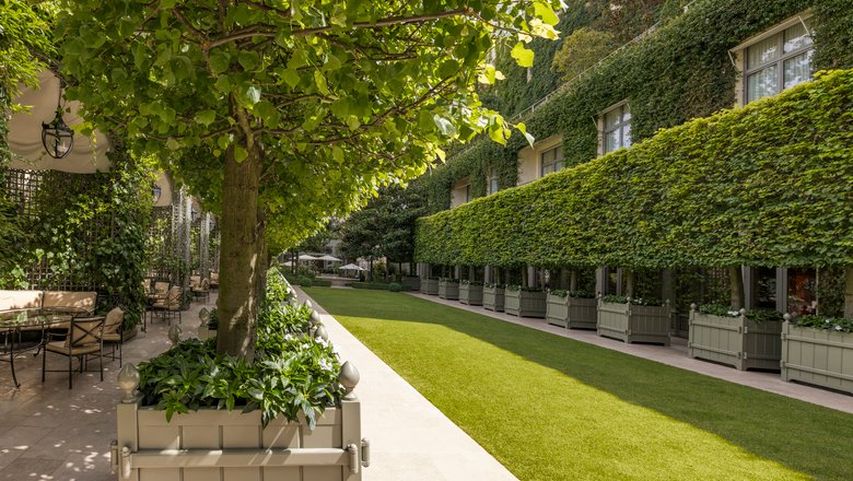 Lawn of the Grand Jardin at the Ritz Paris