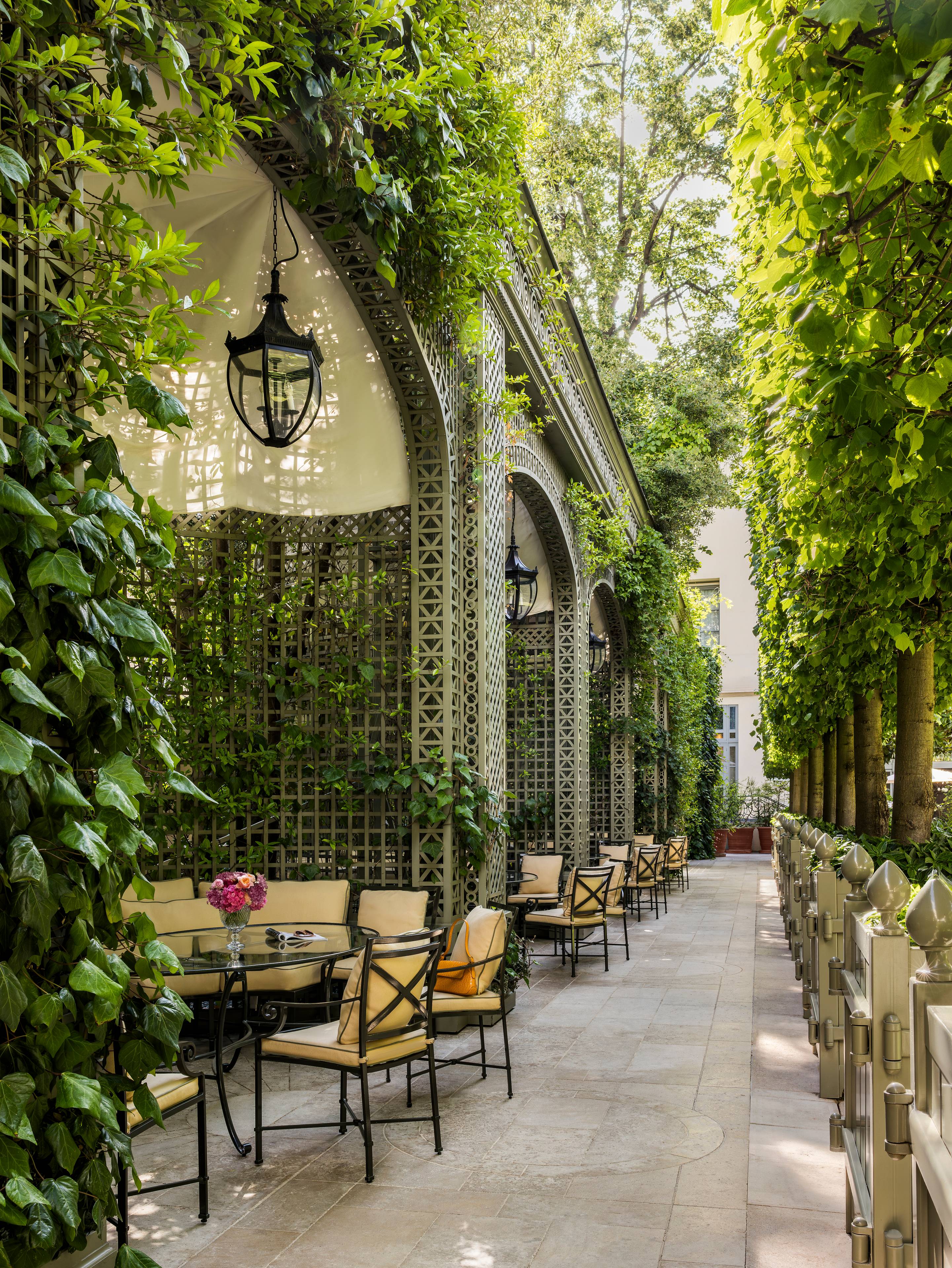 Vue d'ensemble du Grand Jardin au Ritz Paris