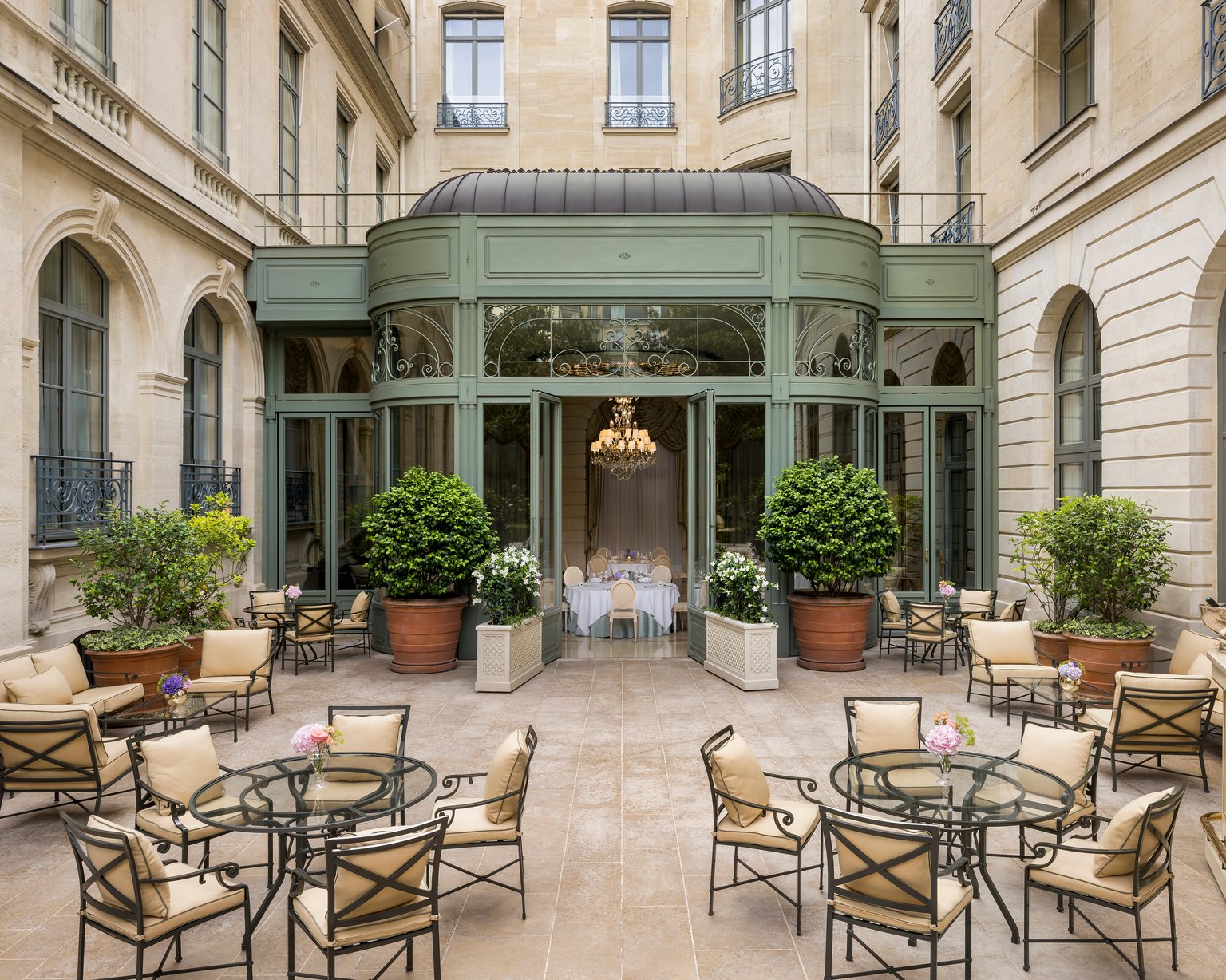Overview of the Summer Salon at the Ritz Paris