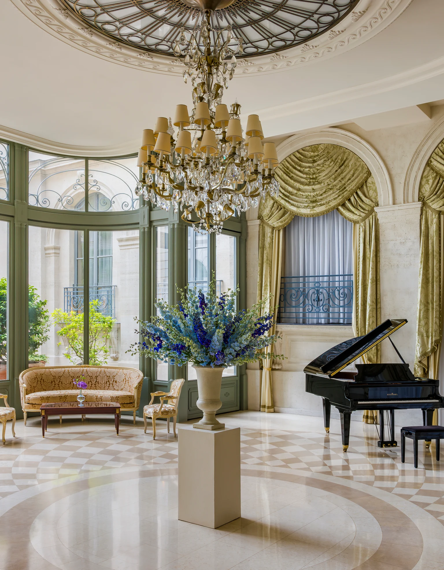 Overview of the Summer Salon at the Ritz Paris