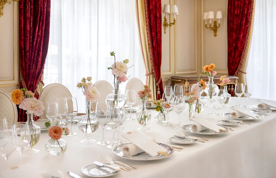Overview of the Gramont Salon at the Ritz Paris