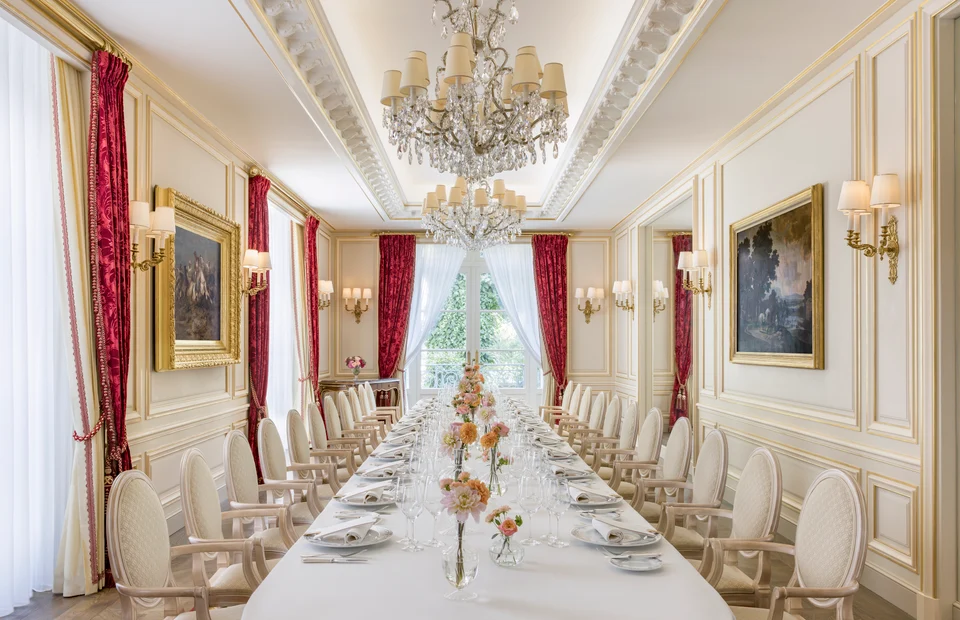 Overview of the Gramont Salon at the Ritz Paris