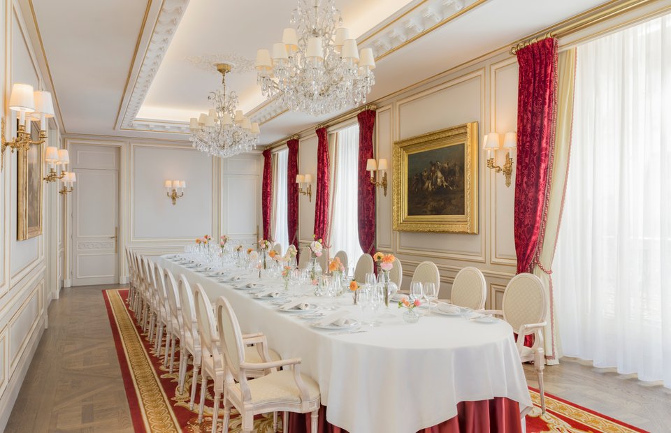 Overview of the Gramont Salon at the Ritz Paris