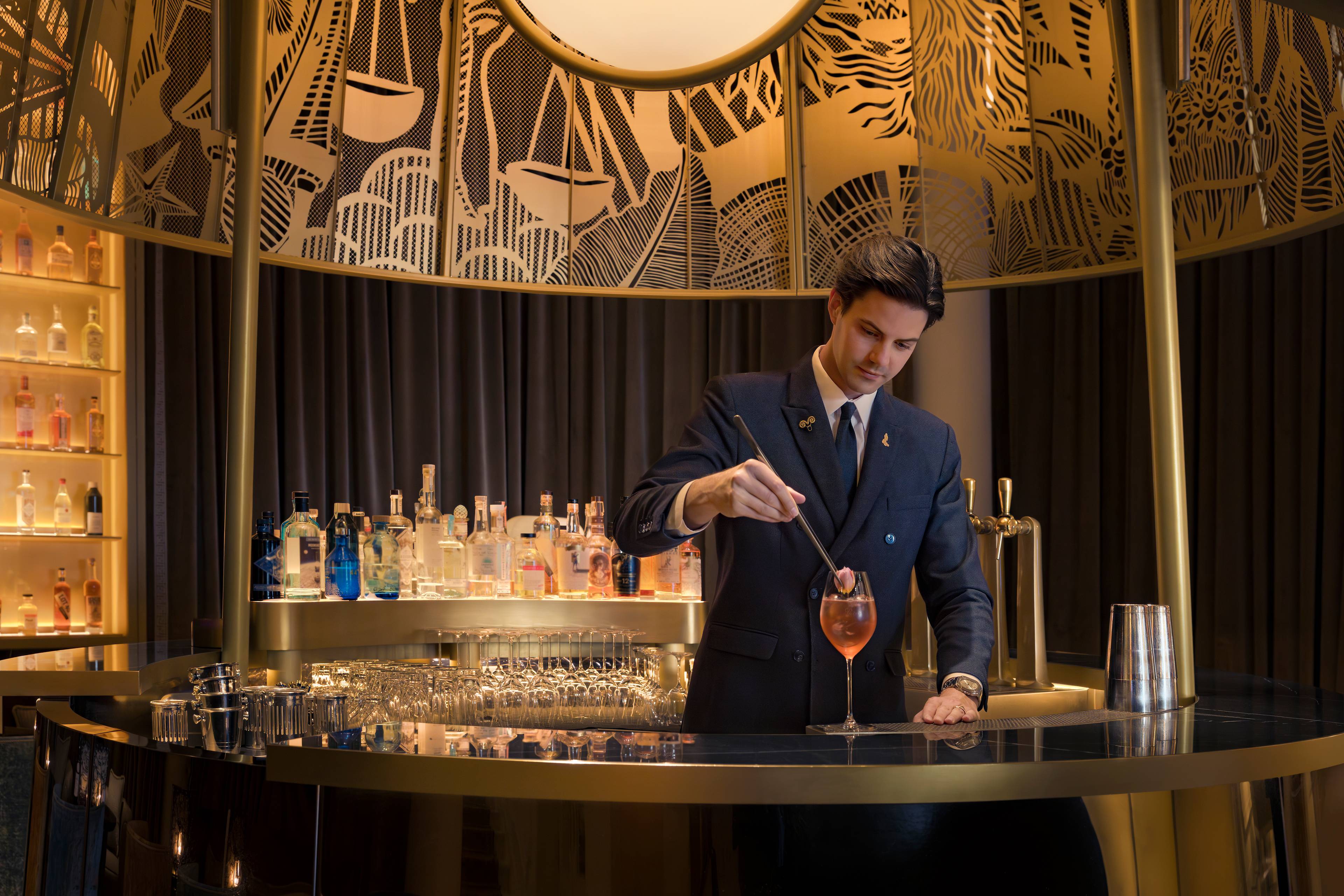 Cocktail preparation by Romain de Courcy