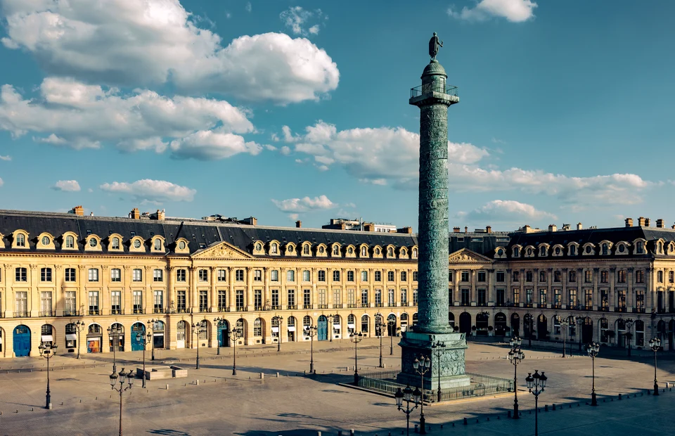 Vue sur la Place Vendôme depuis la Suite de Prestige Charlie Chaplin au Ritz Paris