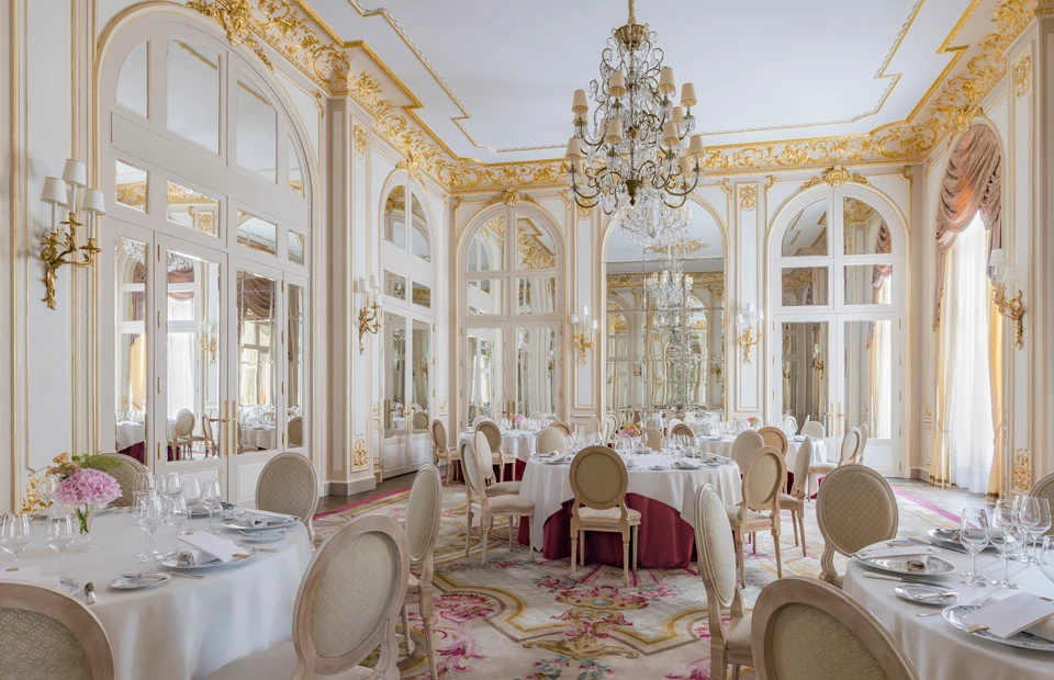 Round tables in the Louis XV Salon at the Ritz Paris