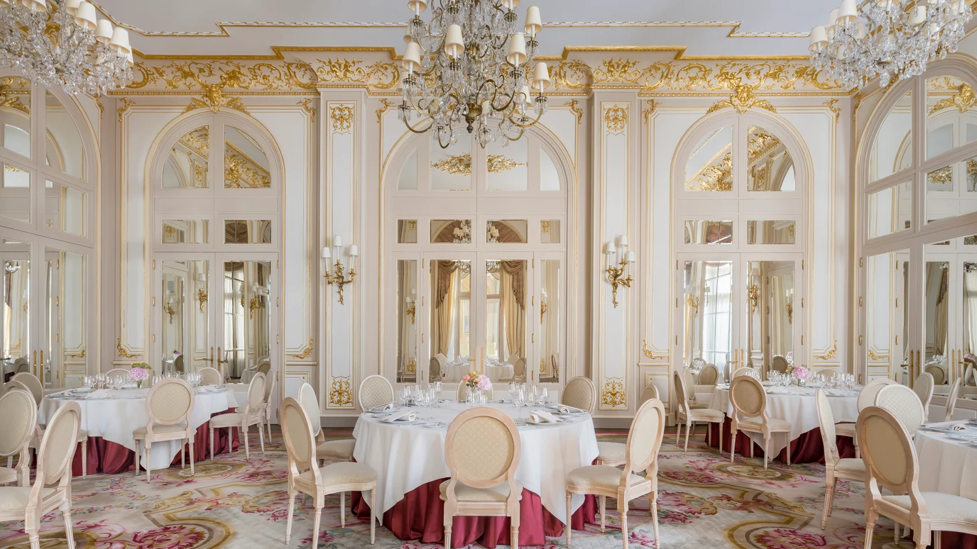 Overview with round tables in the Louis XV Salon at the Ritz Paris