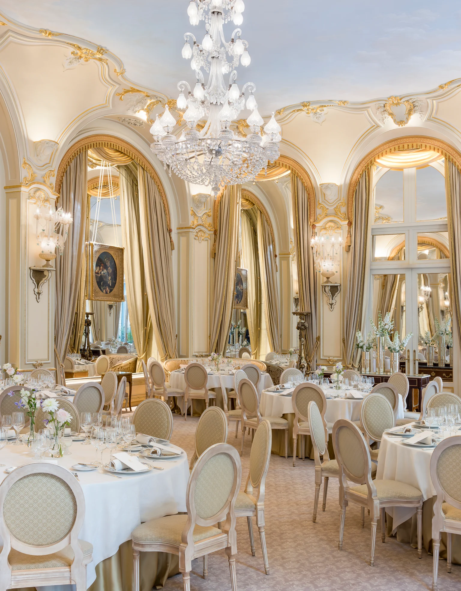 Overview of the Summer Salon at the Ritz Paris