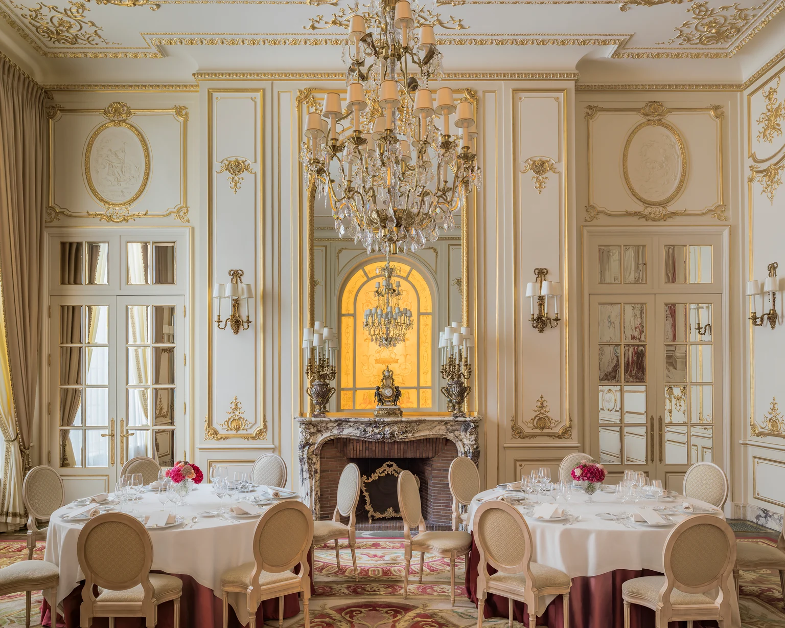 Overview of the Psyché Salon at the Ritz Paris
