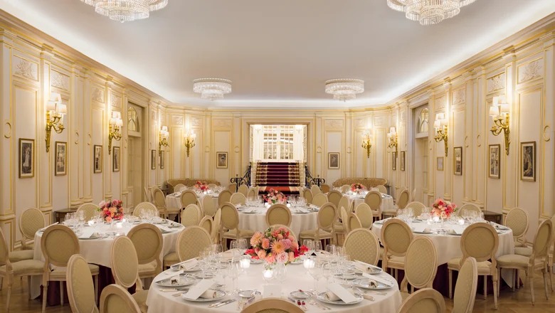 Tables rondes du Salon Vendôme au Ritz Paris