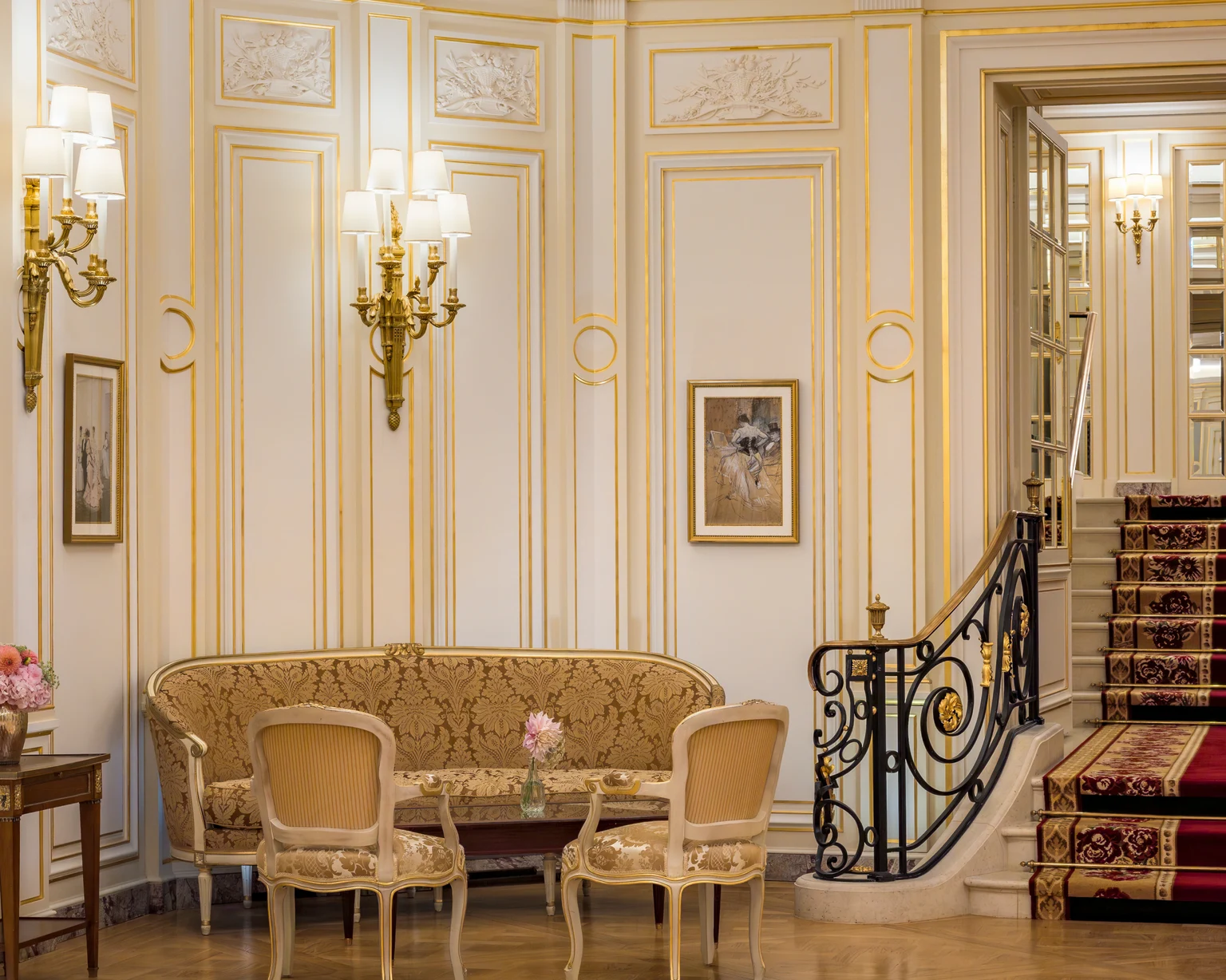 Tables rondes du Salon Vendôme au Ritz Paris