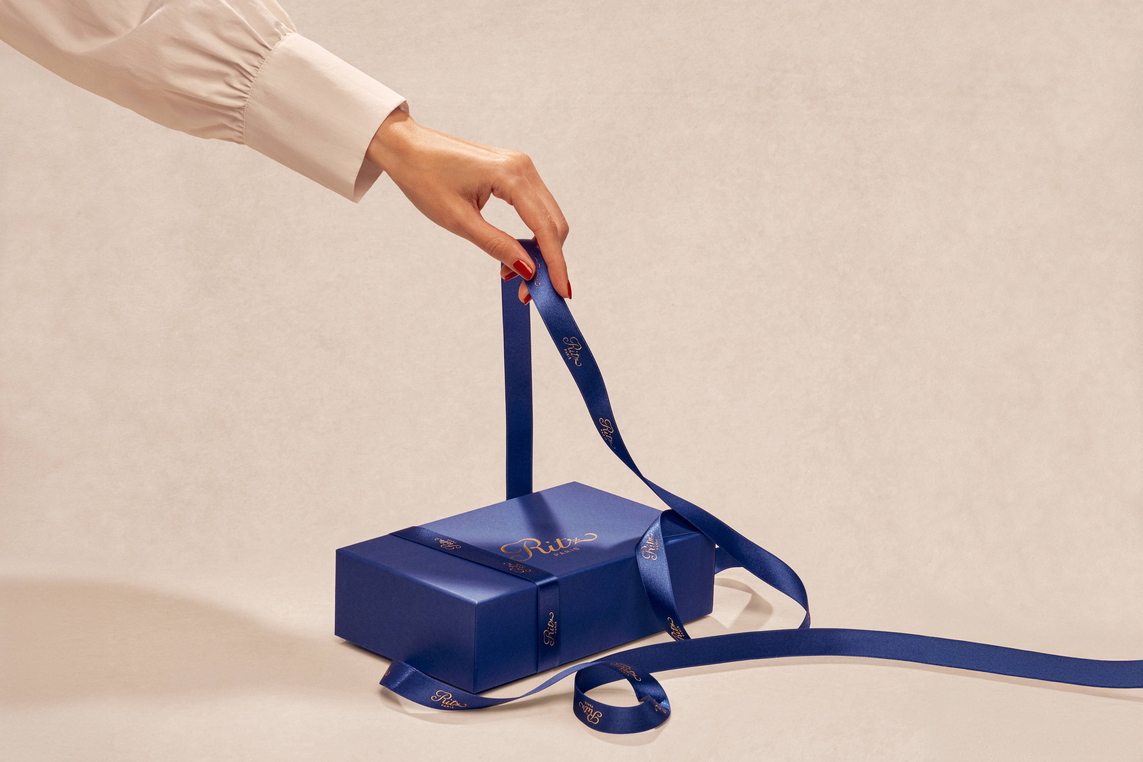 Sac Et Doggy Bag Le Ritz Paris - Occasion - Thème Paris - Dimensions 36x31x12 Cm