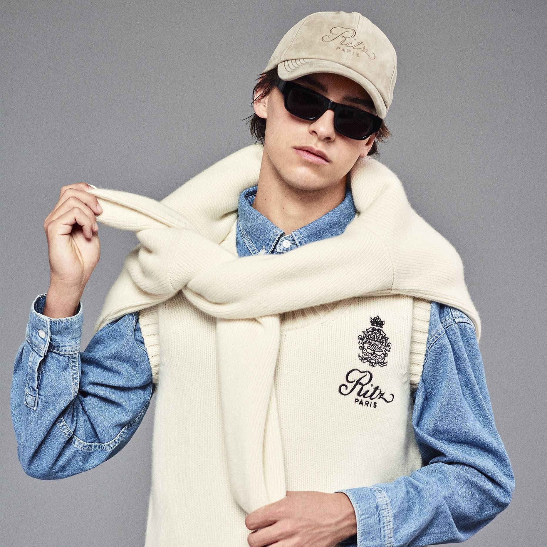 Ritz Paris バスローブ A.M.刺繍付き 男女兼用（Luxury ready-to-wear 