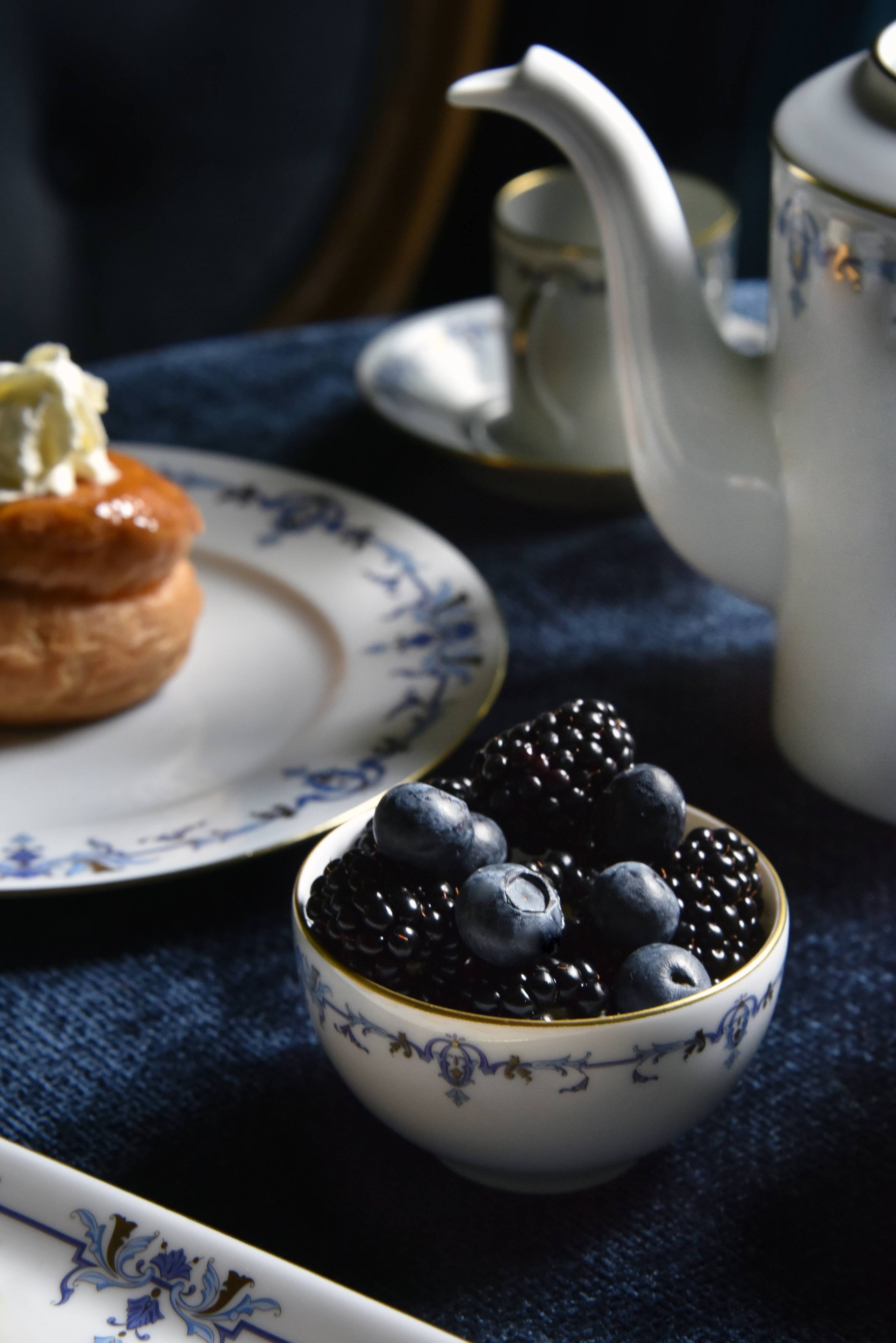 When Ritz Paris porcelain turns into jewelry