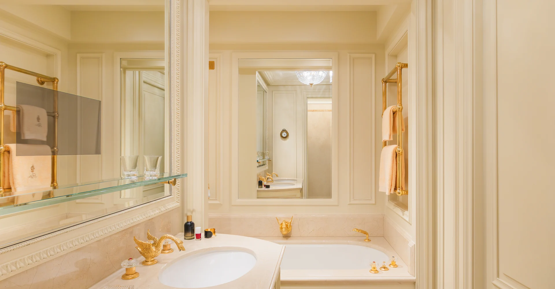 Salon d'une Chambre Grand Deluxe au Ritz Paris