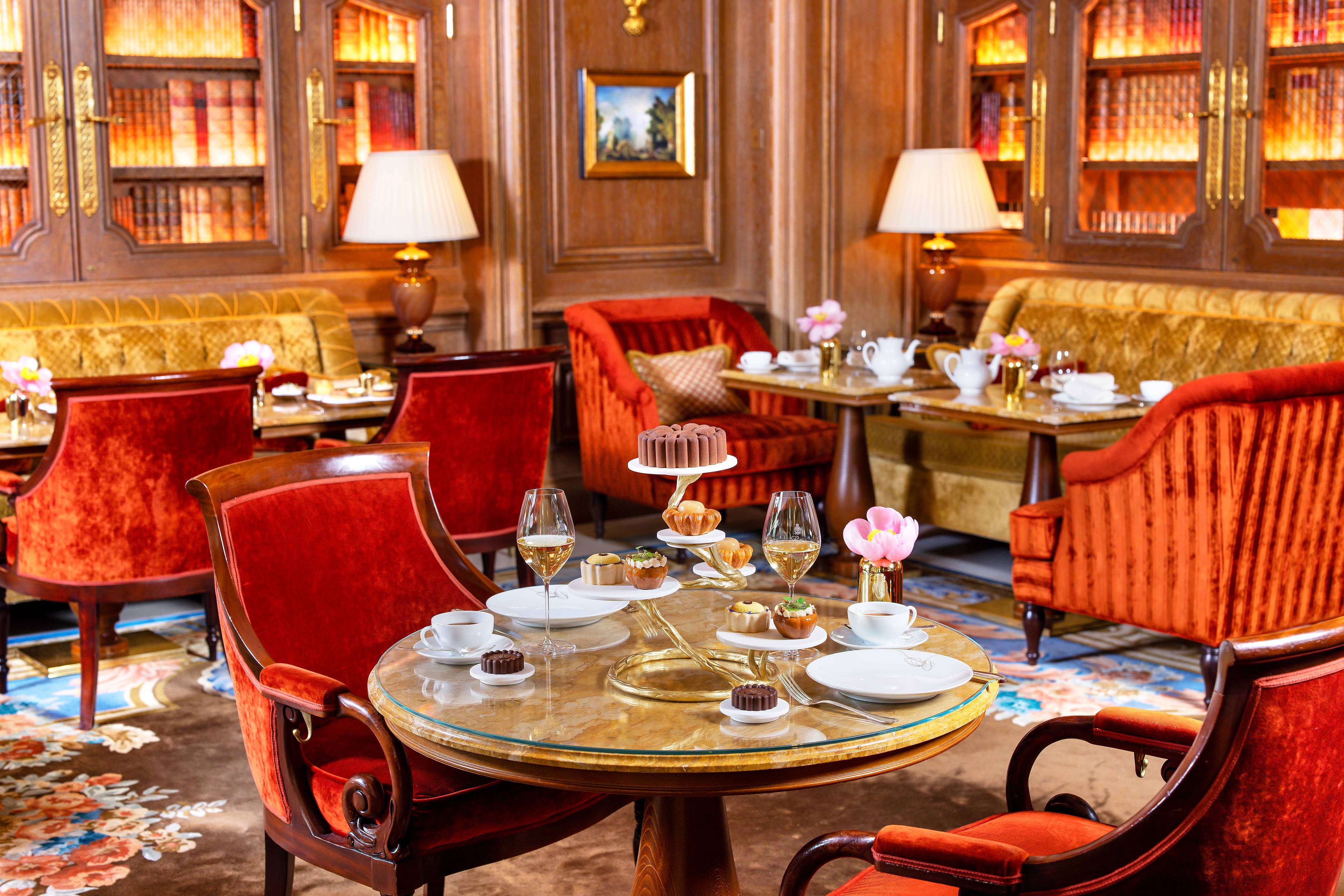 Entrée du Bar Vendôme au Ritz Paris
